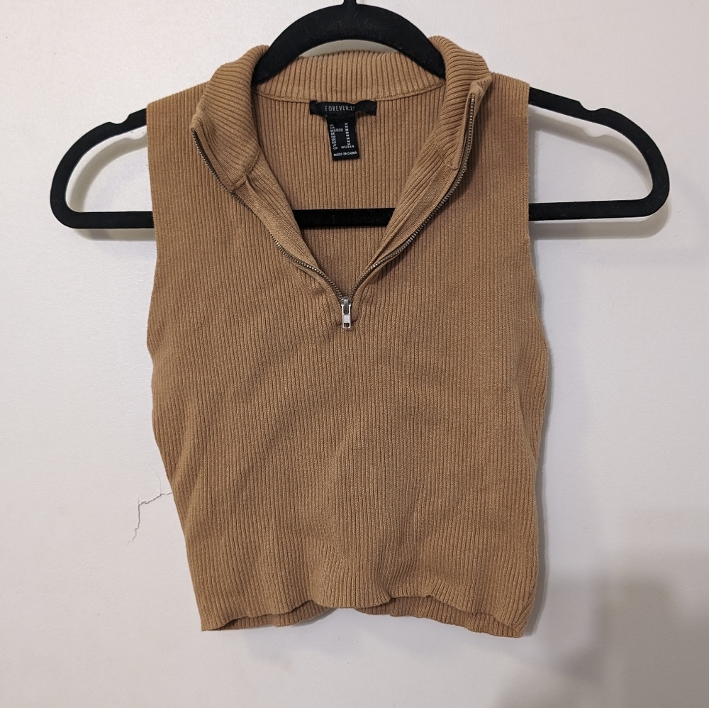 3 for $10‼️Crop top front zipper Size m